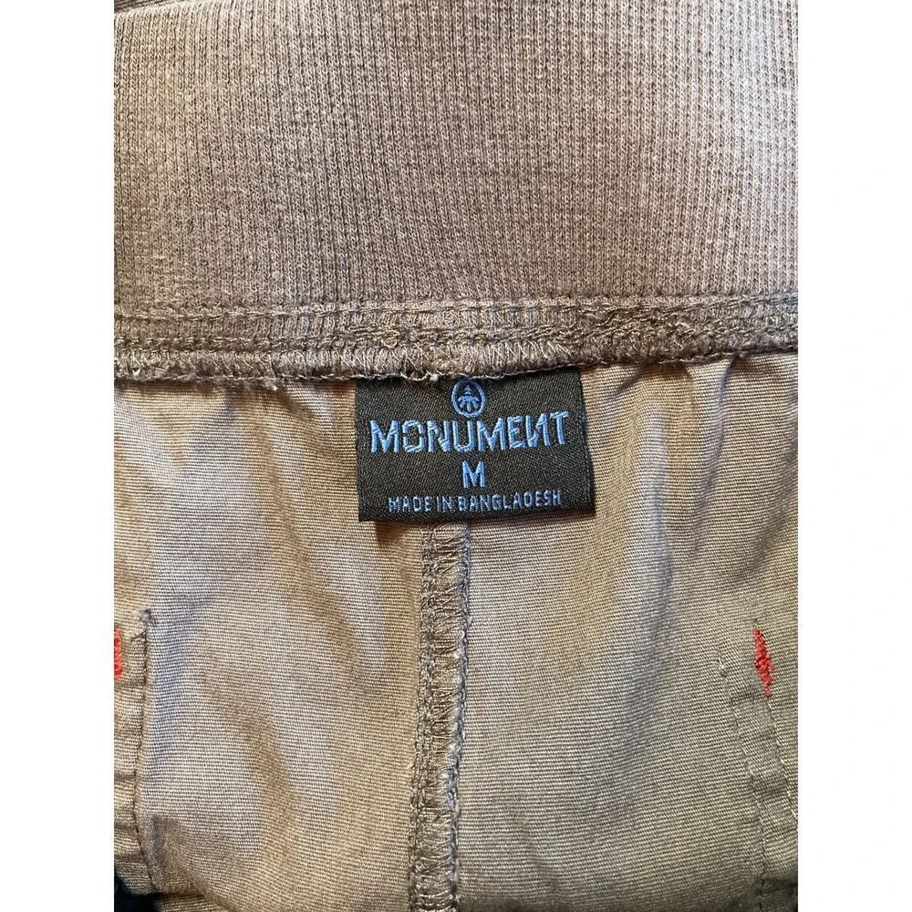 Monument vintage early